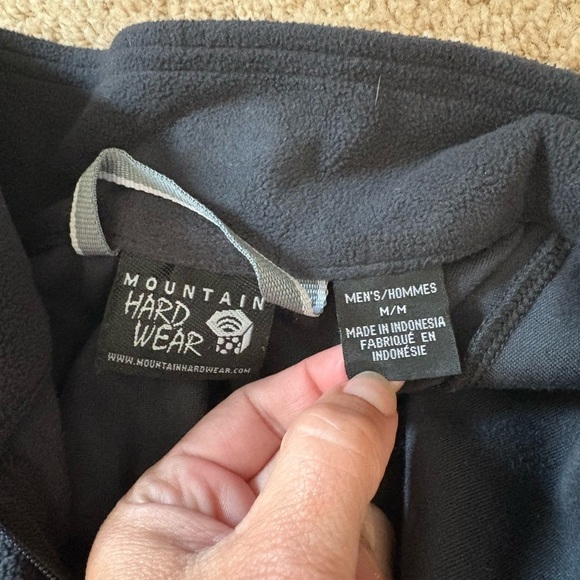 Mountain Hardwear 1/2 Zip Black Pullover Fleece Sweatshirt Size Medium - Picture 3 of 8